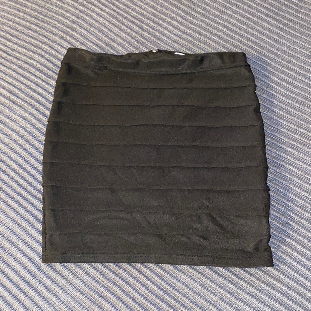 Ambience a Apparel cute mini skirt size small 💥💥3/$10💥💥